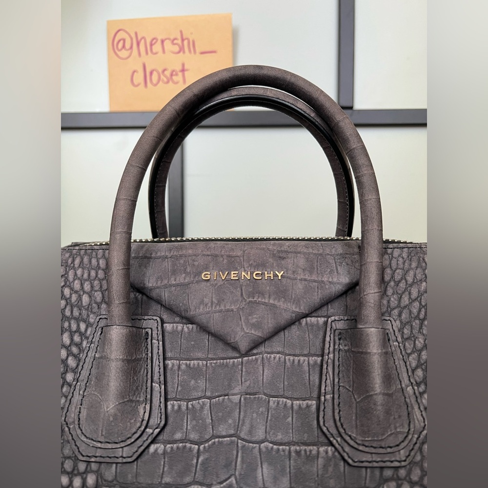 Givenchy RARE Nubuck Crocodile Embossed Medium Antigona Washed Gray Black - Picture 5 of 16